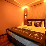 Dual Halkali Hotel
