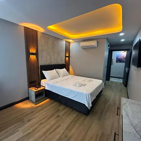 Dual Halkali Istanbul