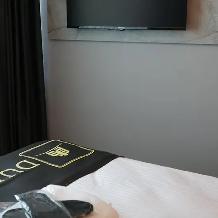 Dual Halkali Hotell