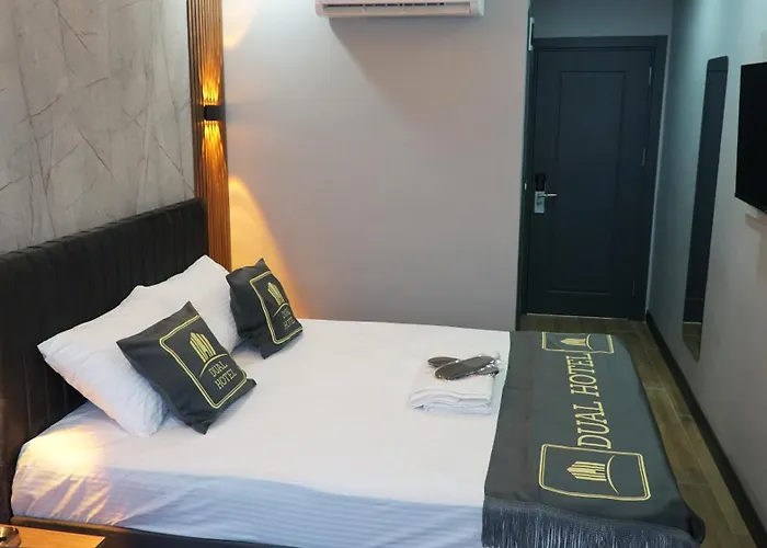 Dual Halkali Isztambul